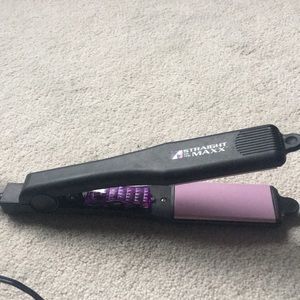 Straight to the Maxx Straightener